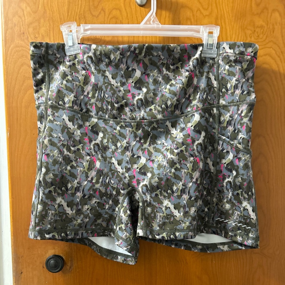 Fabletics Women's Athletic Printed Performance Shorts